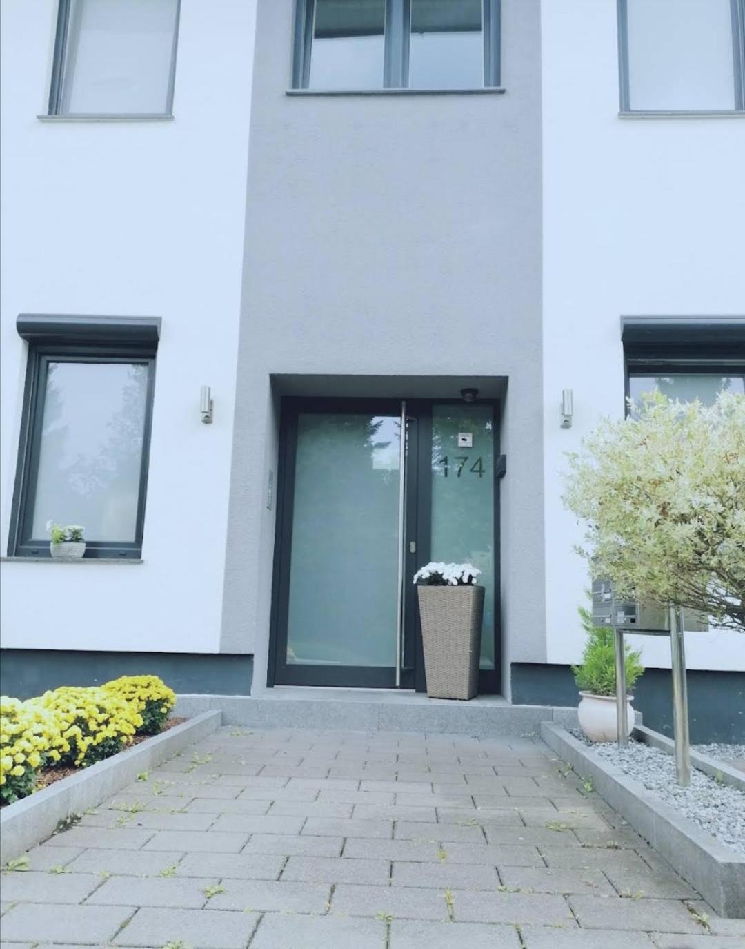 Sleep Well Apartments Detmold - Tempur Beds- Neu - Top Lage - Free Parking - Wifi Esterno foto