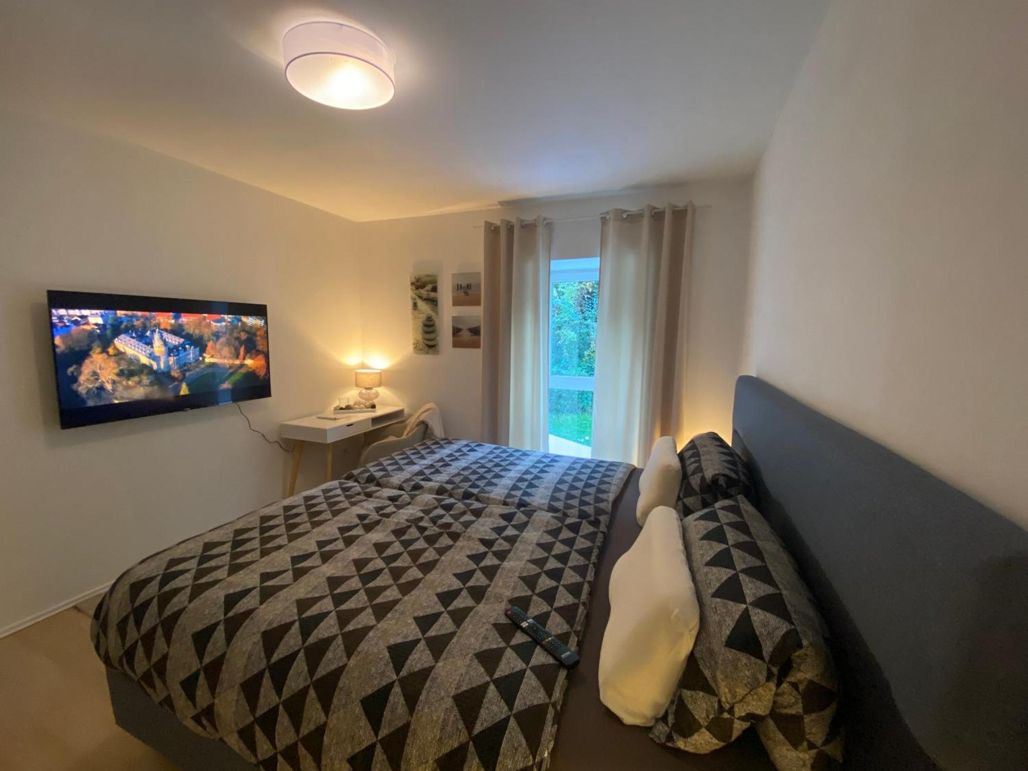 Sleep Well Apartments Detmold - Tempur Beds- Neu - Top Lage - Free Parking - Wifi Esterno foto